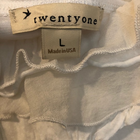 Twentyone white trimmed ruffled adjustable spaghetti straps tank top size large - Picture 6 of 13